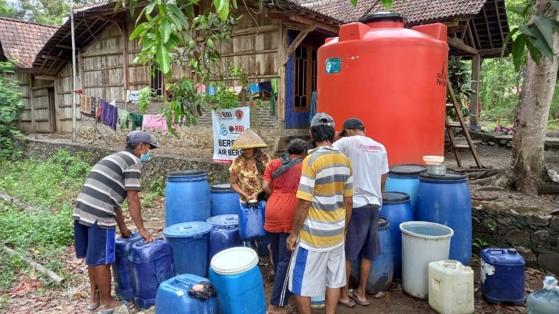 Bantuan Air Bersih untuk Masyarakat di desa Plumutan, Bancak dan desa Gogodalem, Bringin
